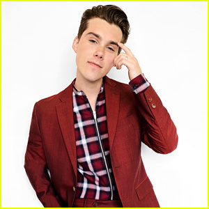 Tìm hiểu thêm về Jeremy Shada từ ‘Julie & The Phantoms’ với 10 sự thật thú vị sau! | 10 sự thật thú vị, độc quyền, Jeremy Shada, Julie And The Phantoms