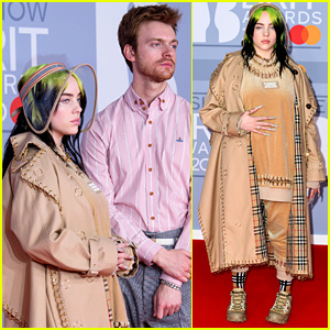 Billie Eilish zladila nechty s outfitom Burberry na BRIT Awards 2020