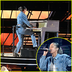 Alicia Keys debuterer med ny sang'Underdog' at Grammy Awards 2020