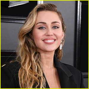 Miley Cyrus esiintyy VMA-messuilla 2020: 'Sh-s on tulossa hulluksi!' | 2020 MTV VMA:t, Miley Cyrus