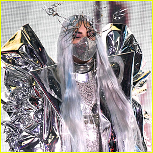 Lady Gaga กล่าวถึงความยากลำบากในปี 2020 ขณะรับรางวัล Tricon Award:'Wear a Mask, It's a Sign of Respect'