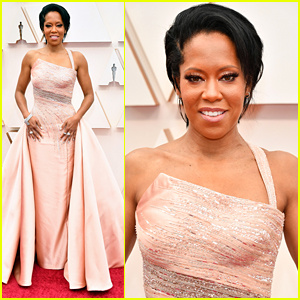 Regina King loistaa vaaleanpunaisessa mekossa vuoden 2020 Oscar-gaalassa