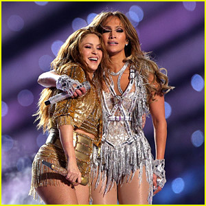 名人对 JLo 和夏奇拉的反应's Super Bowl Halftime Show!
