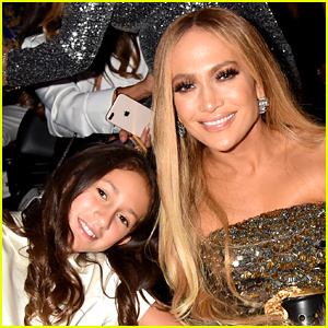 Dcéra Jennifer Lopez Emme je speváčka, rovnako ako jej mama! | 2020 Super Bowl, Celebrity Babies, Emme Muniz, Jennifer Lopez