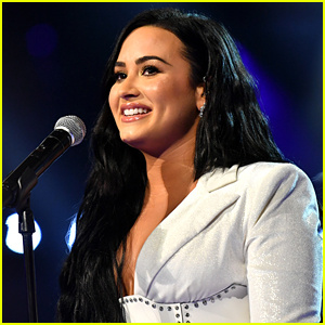 Super Bowl 2020 kansallislaulun esittäjä Demi Lovato ennusti laulavansa kappaleen 10 vuotta sitten | 2020 Super Bowl, Demi Lovato
