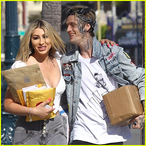 Aaron Carter a snúbenica Melanie Martin vyzerajú na týchto fotkách po zásnubách tak šťastne