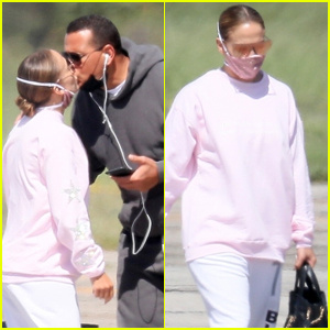 Jennifer Lopez i Alex Rodriguez całują się przed wylotem z Nowego Jorku | Alexa Rodrigueza, Jennifer Lopez