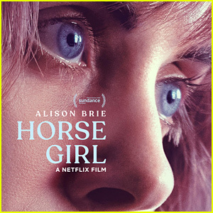 Ang Psychological Thriller na 'Horse Girl' ni Alison Brie ay Nakakuha ng Nakakabagabag na Trailer - Panoorin! | Alison Brie, Debby Ryan, Jay Duplass, Jeff Baena, John Ortiz, John Reynolds, Molly Shannon, Mga Pelikula, Paul Reiser, Trailer