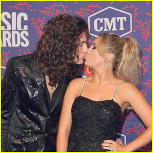 Les stars d'American Idol Gabby Barrett et Cade Foehner attendent leur premier enfant ! | American Idol, Cade Foehner, Gabby Barrett, Célébrités enceintes