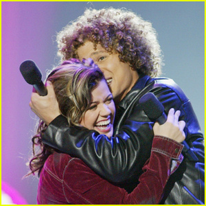 Kelly Clarkson Kazanma Yıldönümünü Kutluyor'American Idol' Nearly 20 Years Ago!