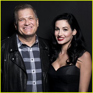 Drew Carey își amintește emoțional de fosta lui Amie Harwick la emisiunea de radio | Amie Harwick, Drew Carey