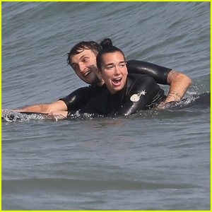 ¡Dua Lipa y Anwar Hadid se mantienen unidos mientras hacen boogie en Malibú!