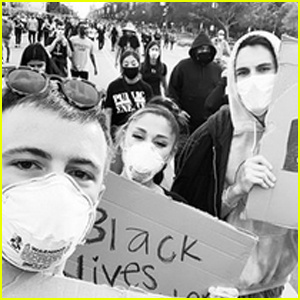Ariana Grande, Erkek Arkadaşı Dalton Gomez ve En İyi Arkadaşı Doug Middlebrook ile George Floyd Protestolarına Katıldı