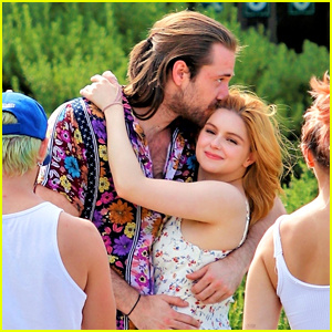 爱丽儿·温特(Ariel Winter)为男友卢克·本沃德(Luke Benward)举办生日派对