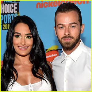 Nikki Bella & Artem Chigvintsev enthüllen den Namen ihres neugeborenen Sohnes!