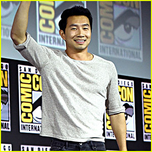 أعجوبة's 'Shang-Chi' Director Shares First Photo of Cast Together!