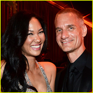 Kimora Lee Simmons adoptoi 10-vuotiaan pojan, viidennen lapsensa