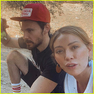 Hilary Duff Kecam Orang Melempar Pesta, Tidak Pakai Masker pada 4 Juli | Banks Bair, Bayi Selebriti, Empat Juli, Hilary Duff, Topeng, Matthew Koma