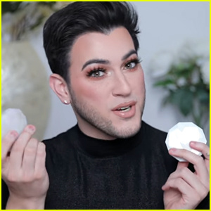 Ο Manny MUA κάνει επανάσταση στο μακιγιάζ επειδή υποτίθεται ότι αντιγράφει το προϊόν του - Παρακολουθήστε! (Βίντεο)