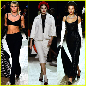Miley Cyrus는 Marc Jacobs NYFW 쇼에서 락킹 바디 워킹을 선보입니다!