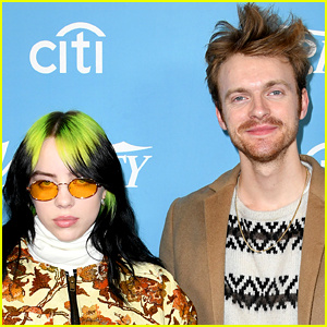 Ο Finneas υπερασπίζεται τον εαυτό του και η Billie Eilish ενάντια σε ισχυρισμούς νεποτισμού και προνομίων