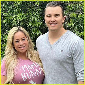 Cheetah Girl Star Sabrina Bryan víta dievčatko s manželom Jordanom Lundbergom | Narodenie, deti celebrít, Jordan Lundberg, Monroe Lundberg, Sabrina Bryan