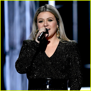 Kelly Clarkson Menyebut Tampilan Mengejutkan dari Kebrutalan Polisi Kansas City Di Tengah Protes