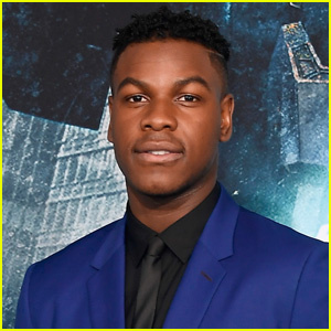 John Boyega có bài phát biểu đầy cảm xúc tại cuộc biểu tình của George Floyd