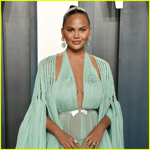 Merek Ngidam Chrissy Teigen Menuntut Keadilan untuk George Floyd | Kehidupan Hitam Penting, Chrissy Teigen