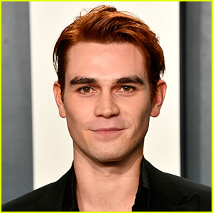 KJ Apa vastaa kritiikkiin siitä, ettei Black Lives Matter -julkaisuja kerrota