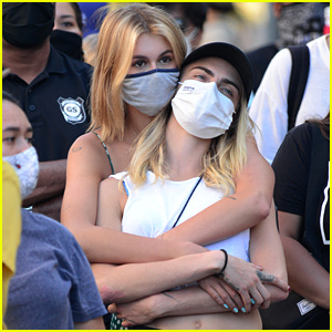 Kaia Gerber & Cara Delevingne Merangkul Protes Black Lives Matter