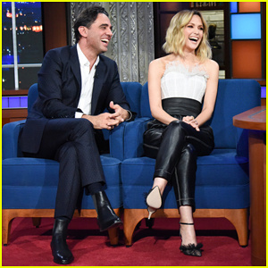  Rose Byrne 和 Bobby Cannavale 谈话在舞台上工作'Medea' & Living Together!