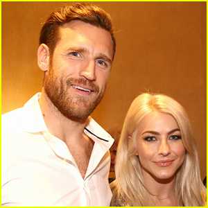  এখানে's the Reason Why Julianne Hough & Brooks Laich Reportedly Haven't Filed for Divorce Yet