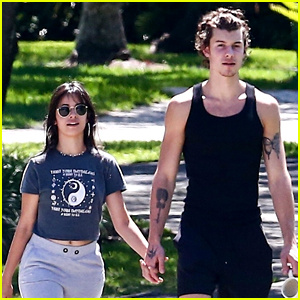 Shawn Mendes en Camila Cabello genieten van de zon tijdens een zaterdagwandeling