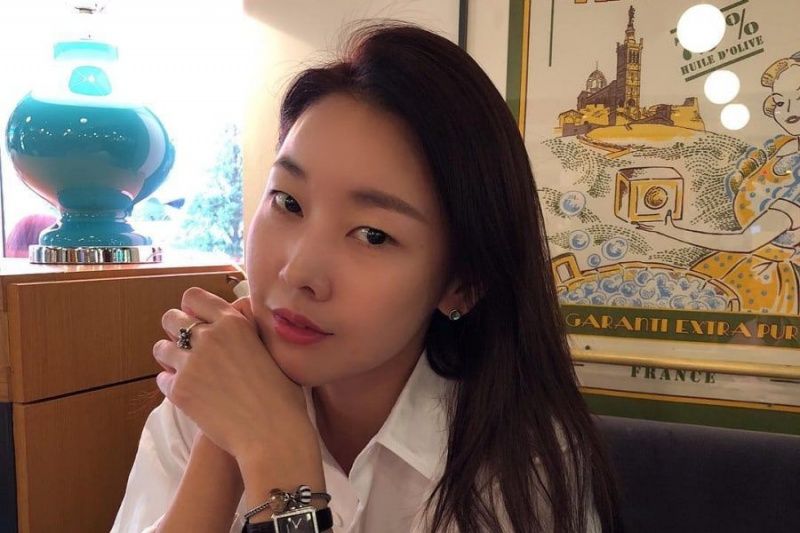Han Hye Jin Berpenampilan Menarik Dengan Gaya Rambut Baru Yang Tebal Di Milan Fashion Week