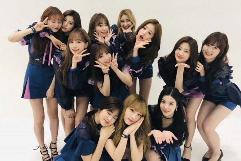 IZ*ONE revela logotipo colorido para club de fans oficial