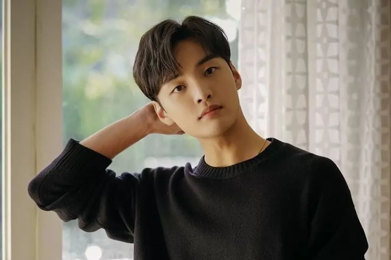 Η Kim Min Jae ανακοινώνει την ημερομηνία στρατολόγησης