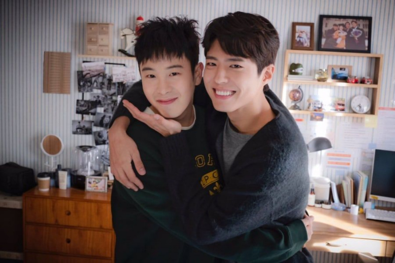 Park Bo Gum ja Block B:n P.O ovat kuin todellisia veljiä 'Encounter' -sarjassa.