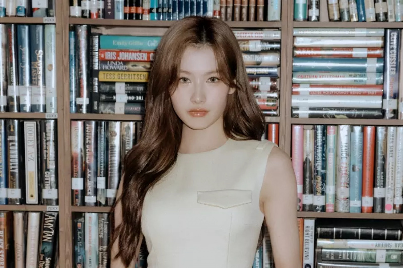 Sana z TWICE została oficjalnie ambasadorką marki Prada