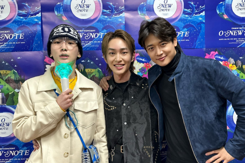 Ahli SHINee Berkumpul Untuk Menunjukkan Cinta Kepada Onew Di Konsert Solo Pertamanya