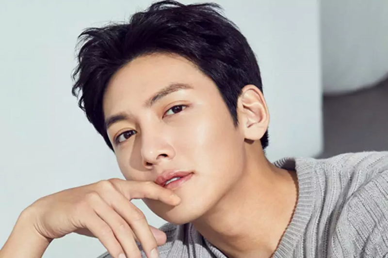 Актуализация: SBS изяснява фалшивите слухове за връзките на Ji Chang Wook с инвеститора в Burning Sun „Madam Lin“