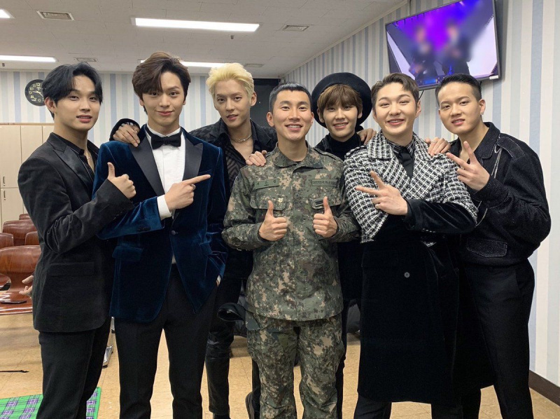 Eunkwang pokazuje wsparcie dla członków BTOB na 2018 KBS Song Festival