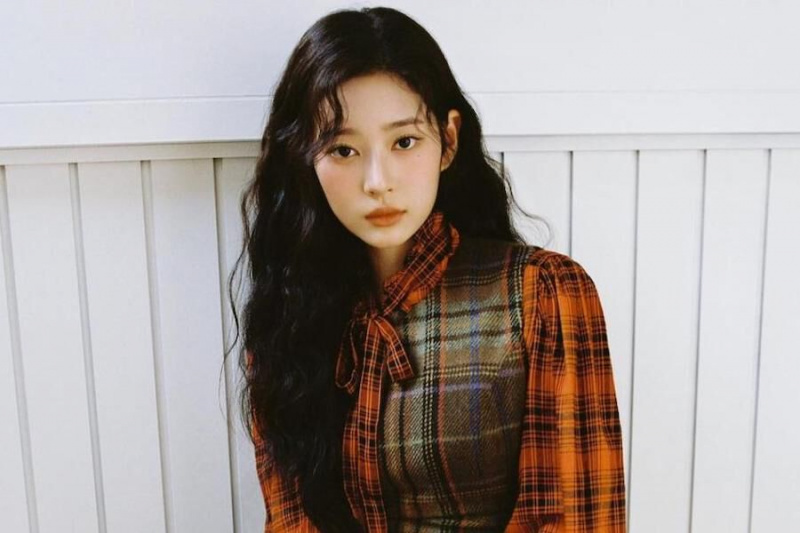 Бившият член на IZ*ONE Ким Мин Джу официално подписва с Management SOOP