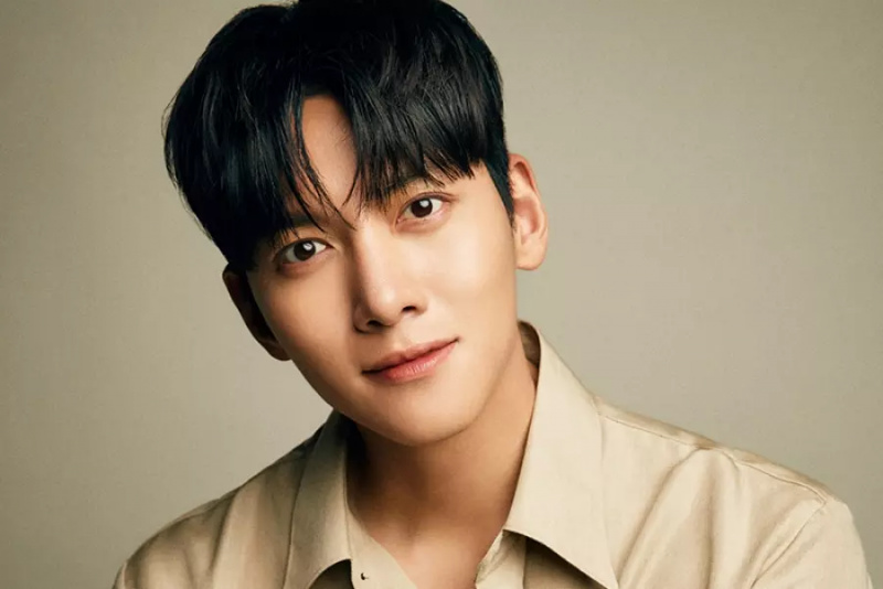 Ji Chang Wook Uzun Süreli Menajerinin Kurduğu Yeni Ajansla İmza Attı