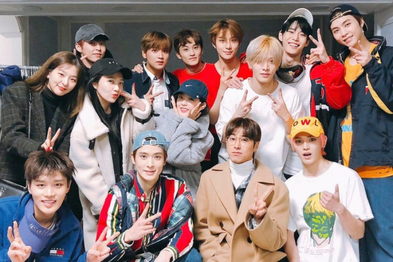 Ο Xiumin των EXO, ο Yunho του TVXQ και ο Red Velvet δείχνουν την αγάπη για το NCT 127 στην 1η τους συναυλία