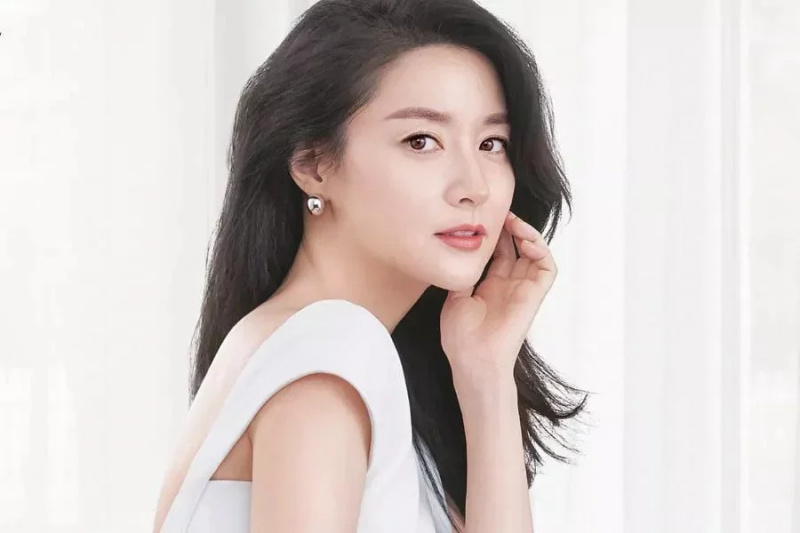 Lee Young Ae предлага ръка за помощ на семейството на жертвата на трагедията Itaewon