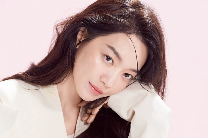 Shin Min Ah Memberikan Donasi Akhir Tahun yang Murah Hati ke Berbagai Institusi