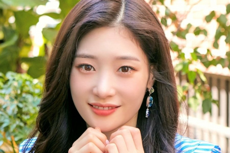 DIAs Jung Chaeyeon signerer med BH Entertainment