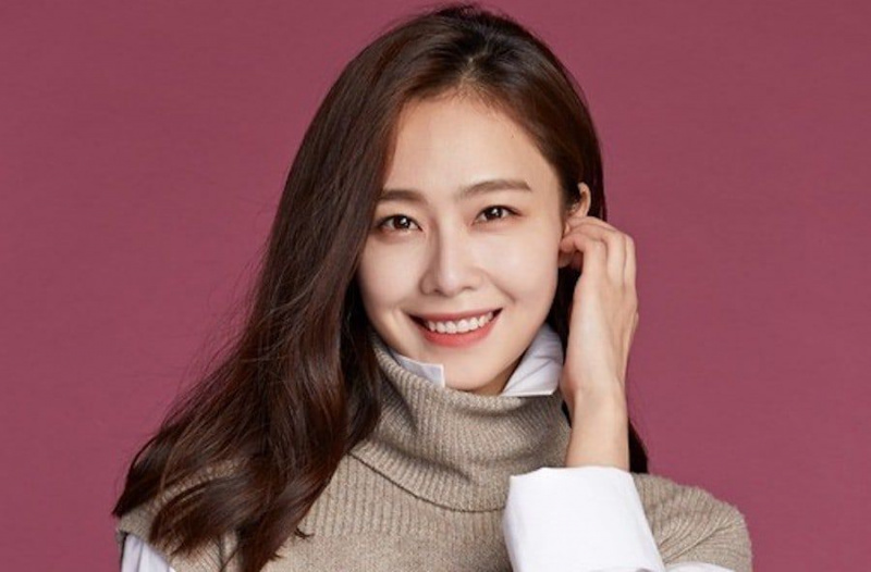 Hong Soo Hyun Bergabung dengan Agensi yang Sama Dengan Park Seo Joon