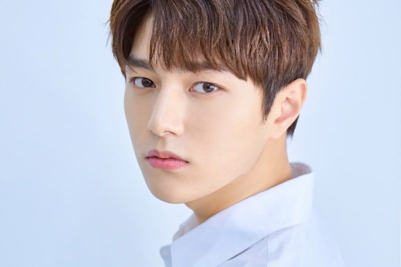 L de la INFINITE descrie cât de dificil a fost să adaptezi spectacolele în timp ce Sunggyu este în armată